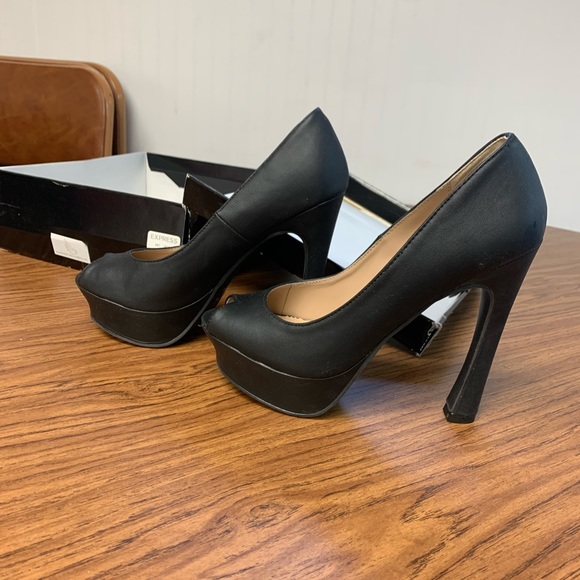 Platform Heels - Picture 2 of 6